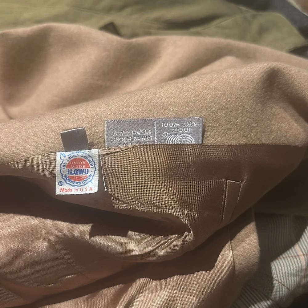 Vintage Evan Picone Classic Tan Wool Short Blazer size 14, union label 40” bust